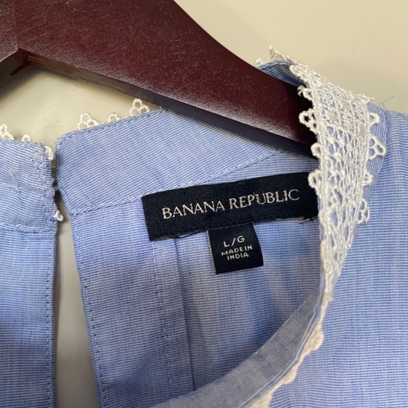 Banana Republic Blue and White Lace Blouse - Picture 5 of 7
